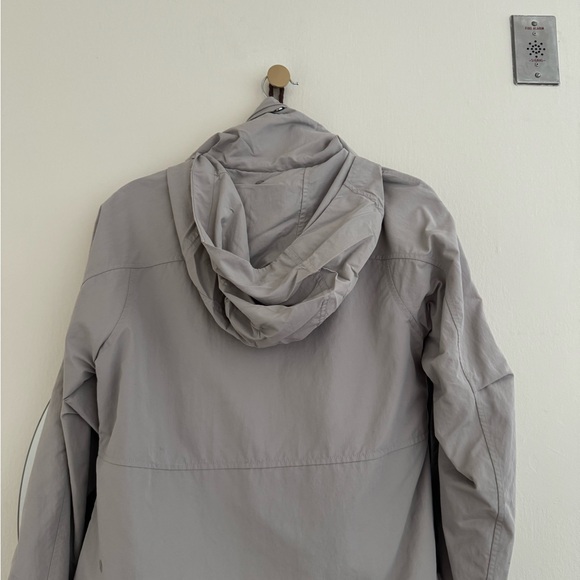 Lululemon Zip-up Gray Windbreaker - Picture 4 of 4